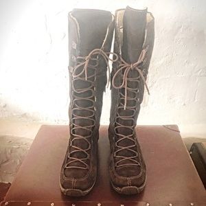 Timberland moorland Hollace brown suede lace up high boots size 9.5